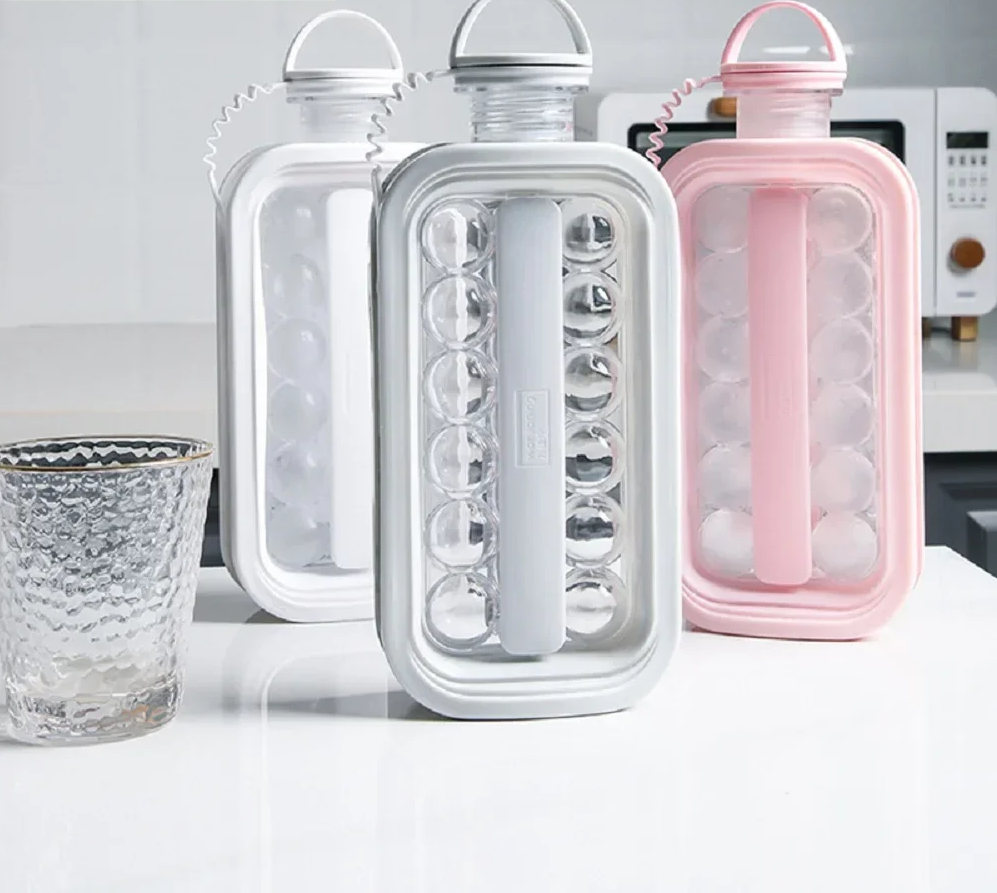 Collapsible ice jug